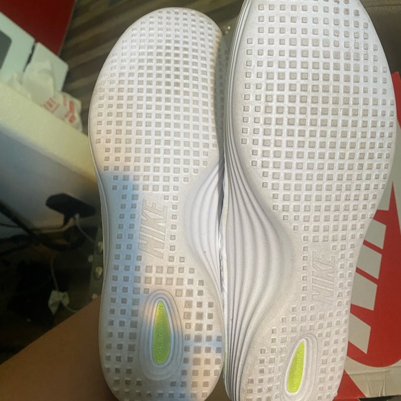 Nike women’s Solarsoft costa low. Size 9. New. Only tried on. VS top available! - Picture 8 of 10